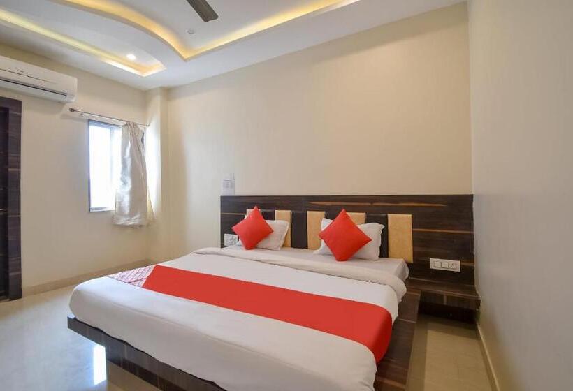فندق Oyo Tulshi Residency