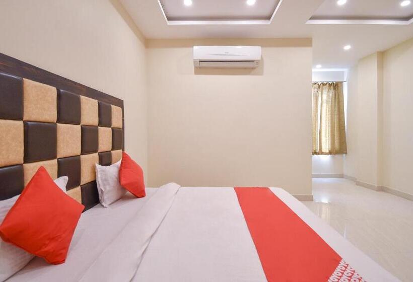 فندق Oyo Tulshi Residency