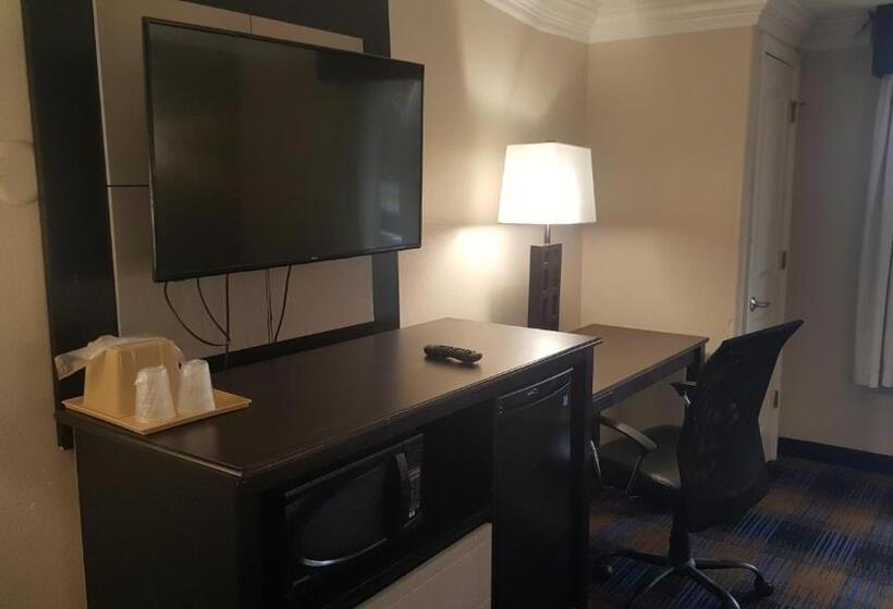 فندق Regency Inn & Suites