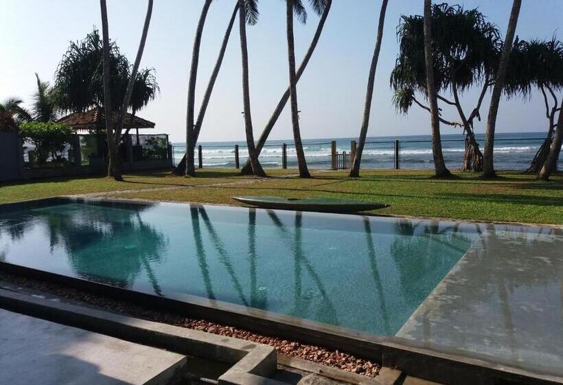 ホテル Shavara Beach