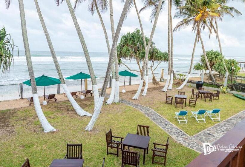 ホテル Shavara Beach