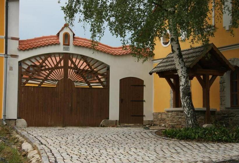 Отель U špejcharu