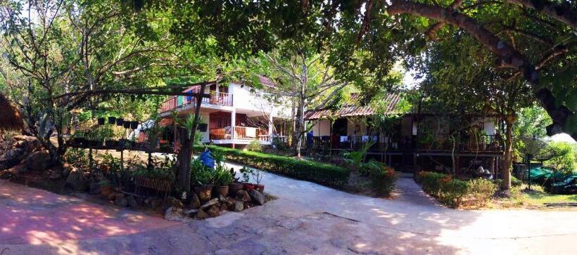 پانسیون Big Elk Steak House   Homestay