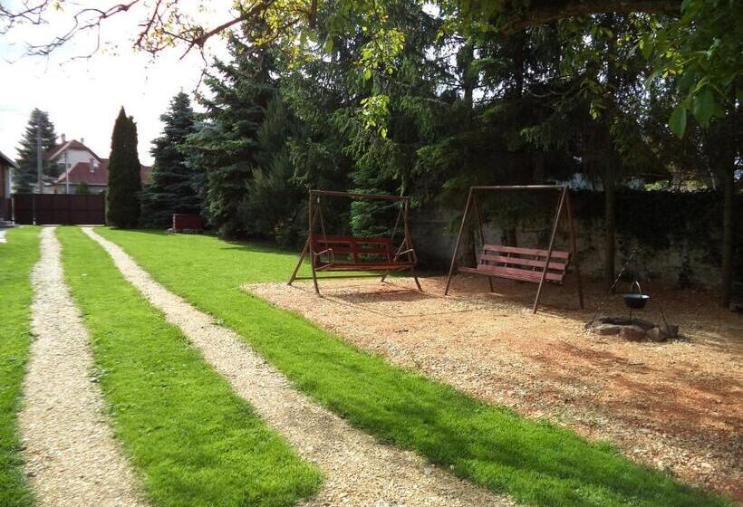 פנסיון Jázmin Vendégház Bogács