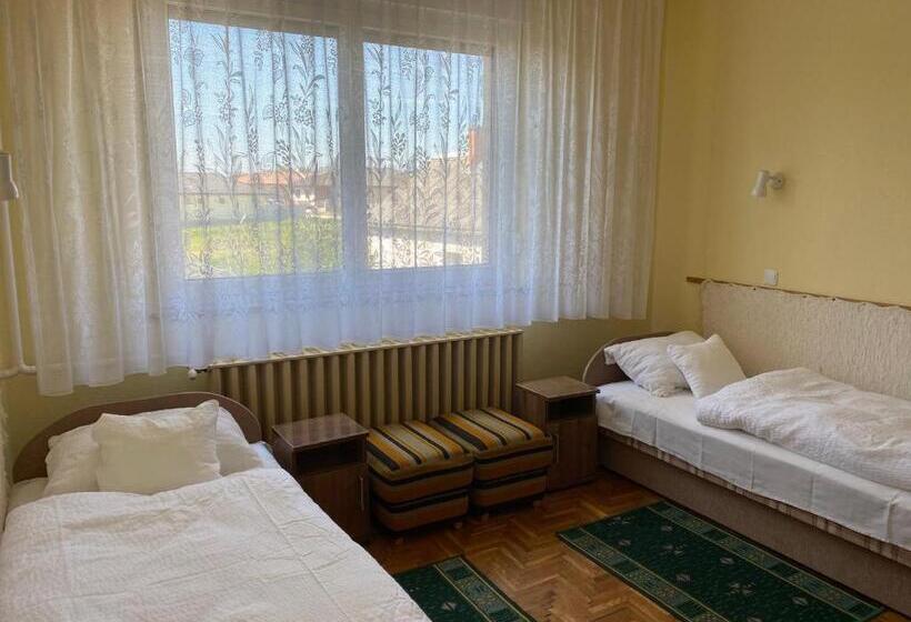 ペンション Patakparti Vendégház