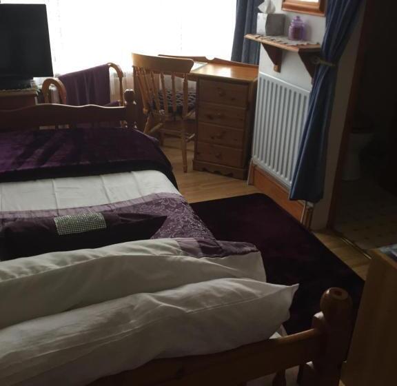 Пансион Single With En Suite And Kitchen