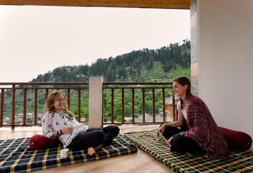 Robinhood Travel Hostel