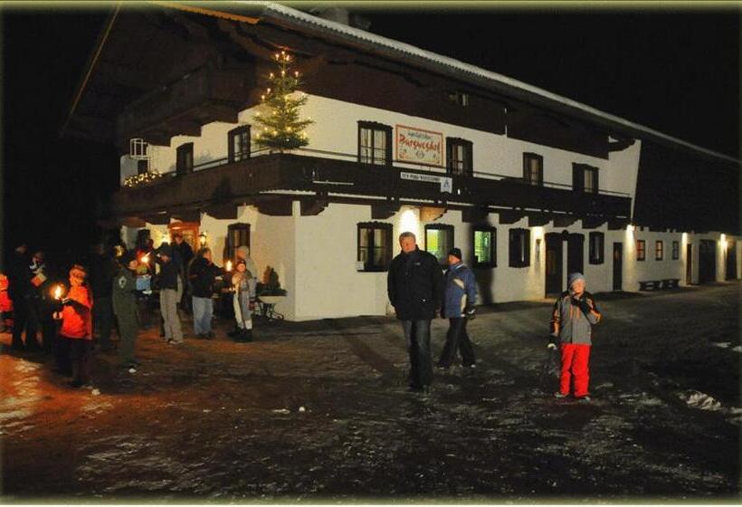 Общежитие Berghütte Burgweghof Jugendgästehaus