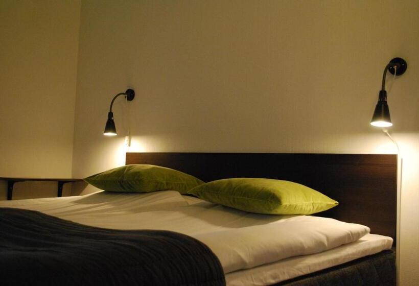 Bed And Breakfast 33
