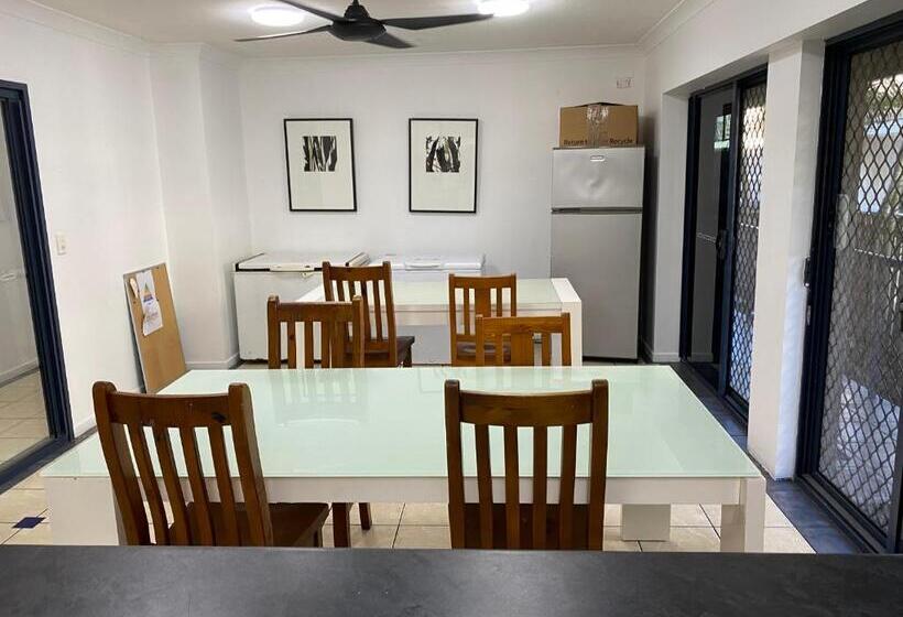צימר Arrival Lodge Hostel Accommodation