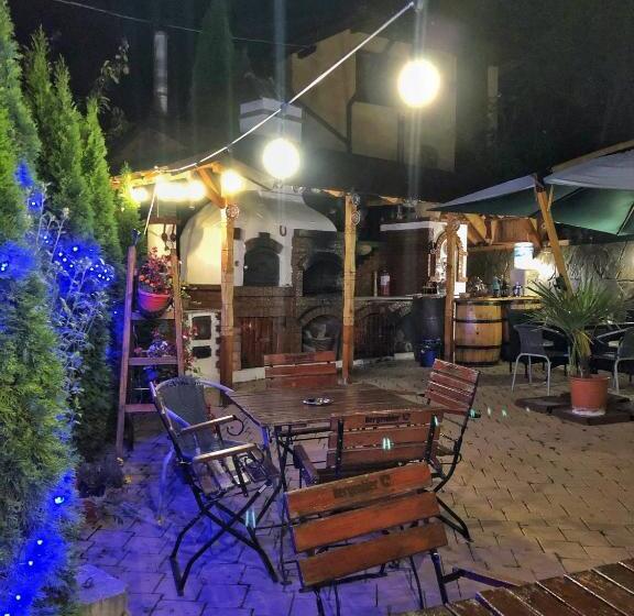تختخواب و صبحانه Pensiunea Portas Resort