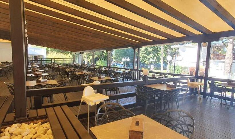 Complex Hotelier Steaua De Mare   Hotel Delfinul