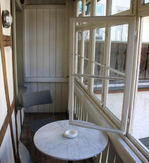 בית מלון כפרי Le Lion   Self Check In