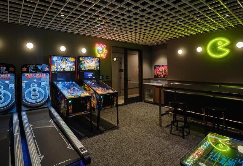 فندق Level Chicago River North