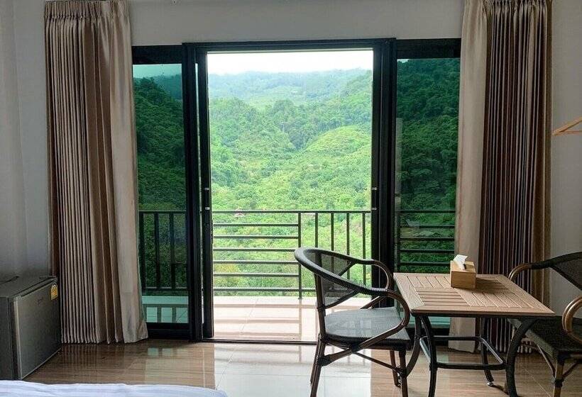هتل Yamee Homestay Cafe