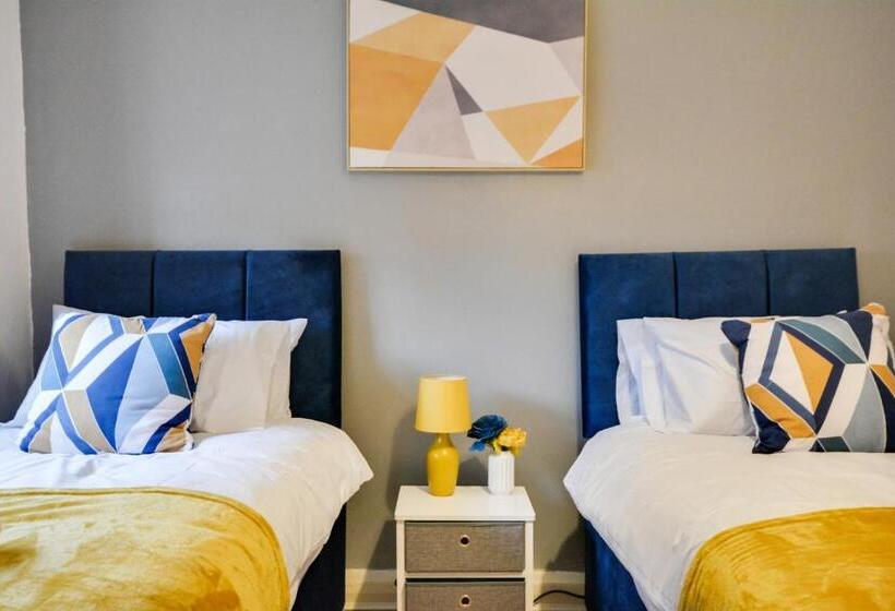 פנסיון Cosy 2bd Flat Near City And Beach   30 Percent Off Long Term Bookings