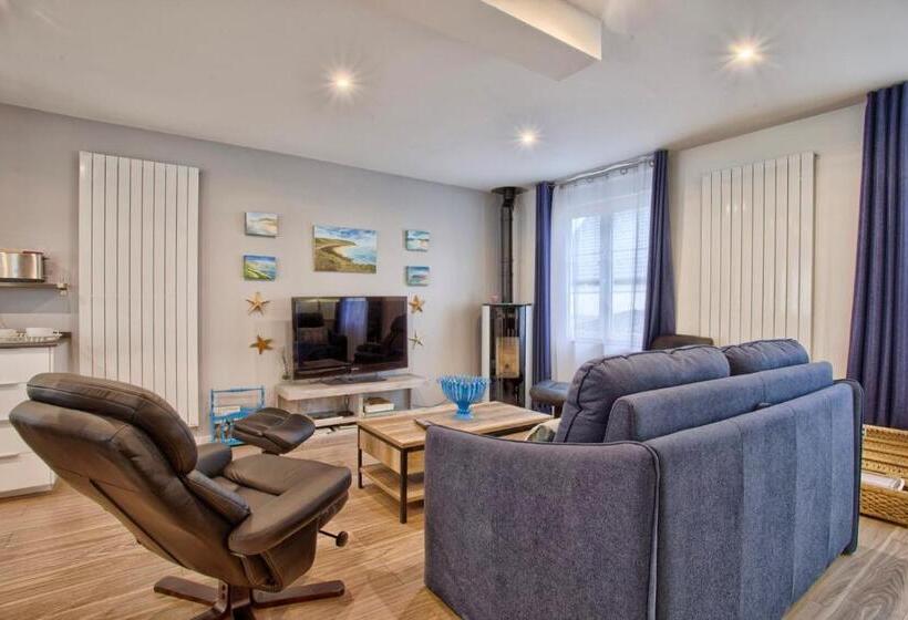 ペンション La Casa Bella   Calm And Cosy House By The Sea