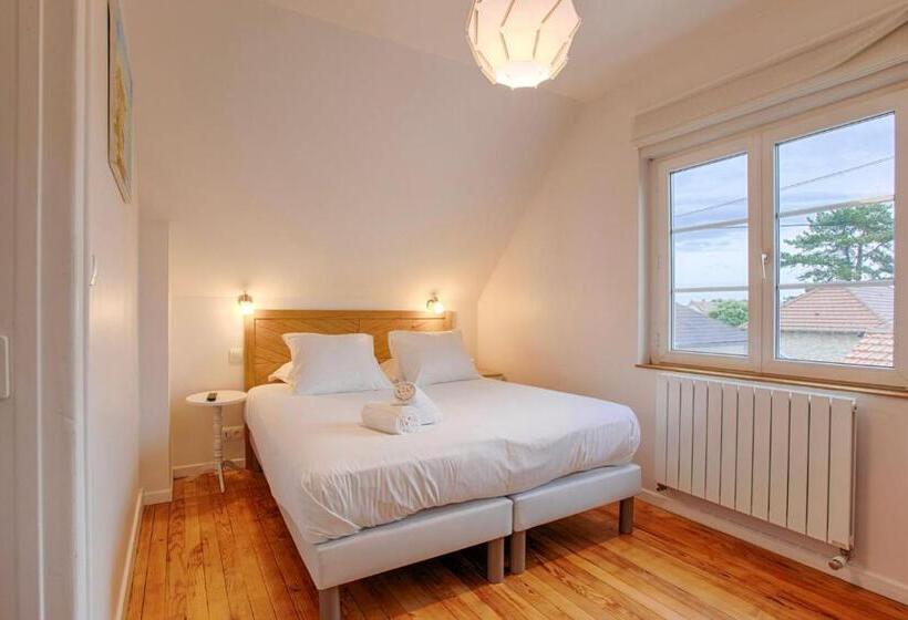 ペンション La Casa Bella   Calm And Cosy House By The Sea