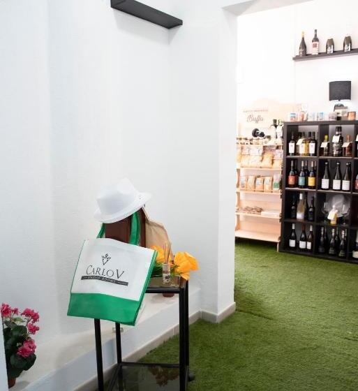 تختخواب و صبحانه Carlo Five