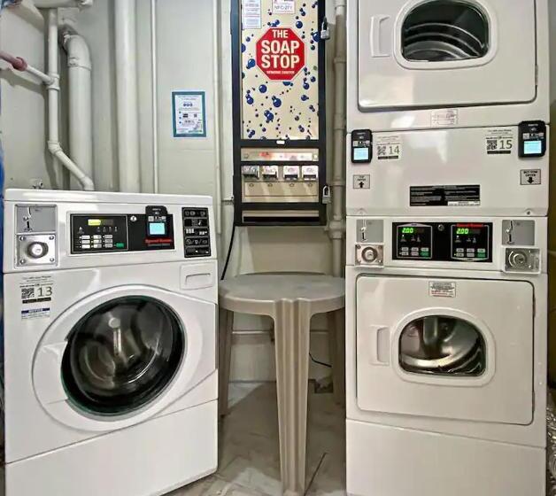 Hbr Direct Oceanfront Condo, Daytona Beach, Sleeps 4