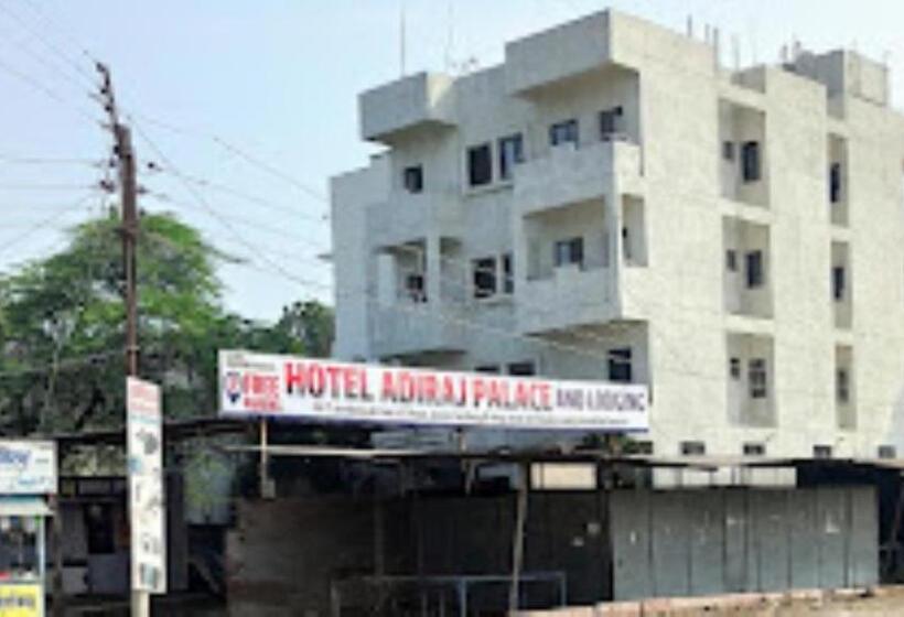 酒店 Adiraj Palace And Lodging, Shani Shingnapur