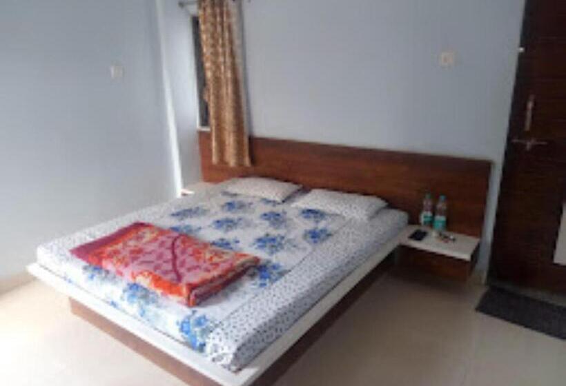 酒店 Adiraj Palace And Lodging, Shani Shingnapur