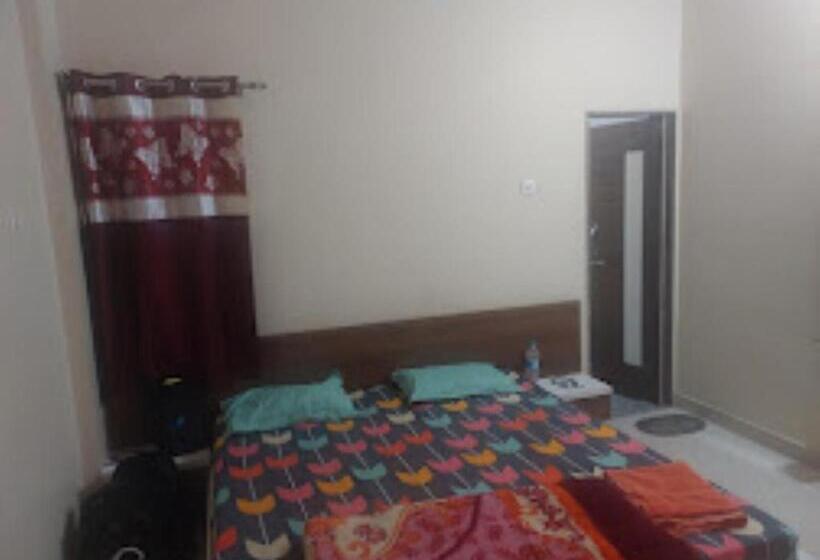 酒店 Adiraj Palace And Lodging, Shani Shingnapur