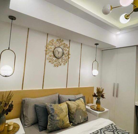 فندق Azure North Staycation