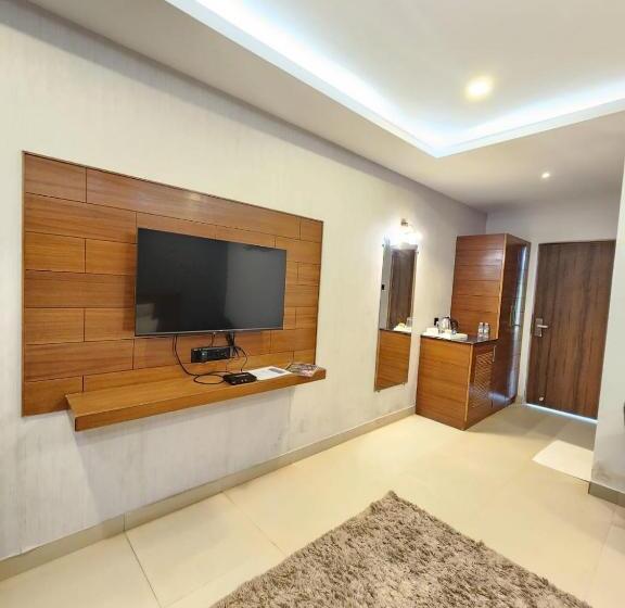 فندق Grand Opulence Morjim Bliss Beach Resort