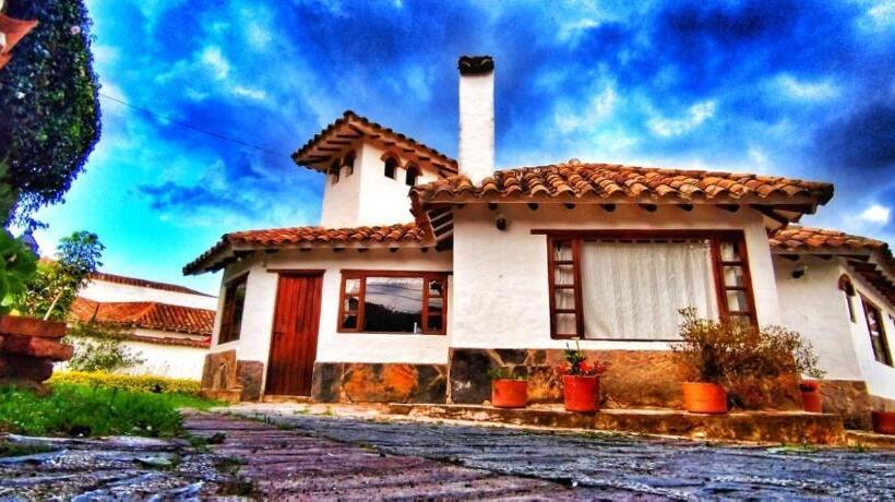 هتل Karibu Hostel Pub