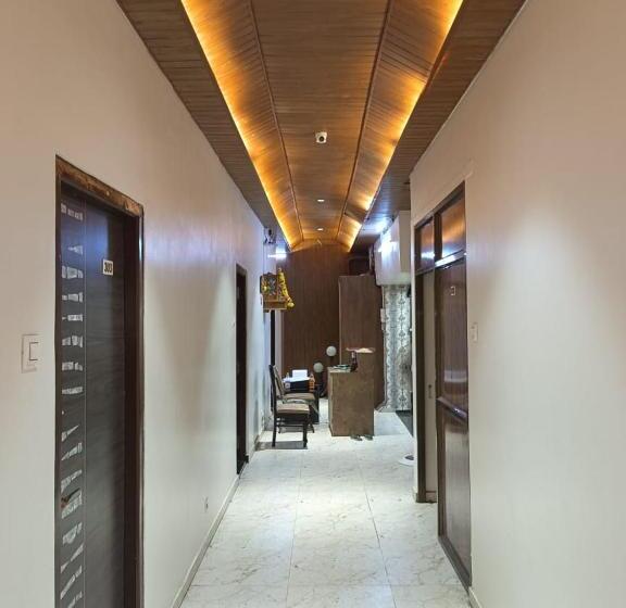 酒店 Nirvana Lodging & Boarding