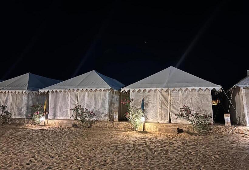 호텔 Royal Exotic Luxury Desert Camp
