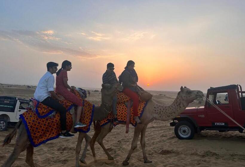 호텔 Royal Exotic Luxury Desert Camp