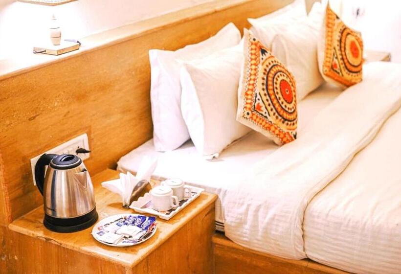 호텔 Royal Exotic Luxury Desert Camp