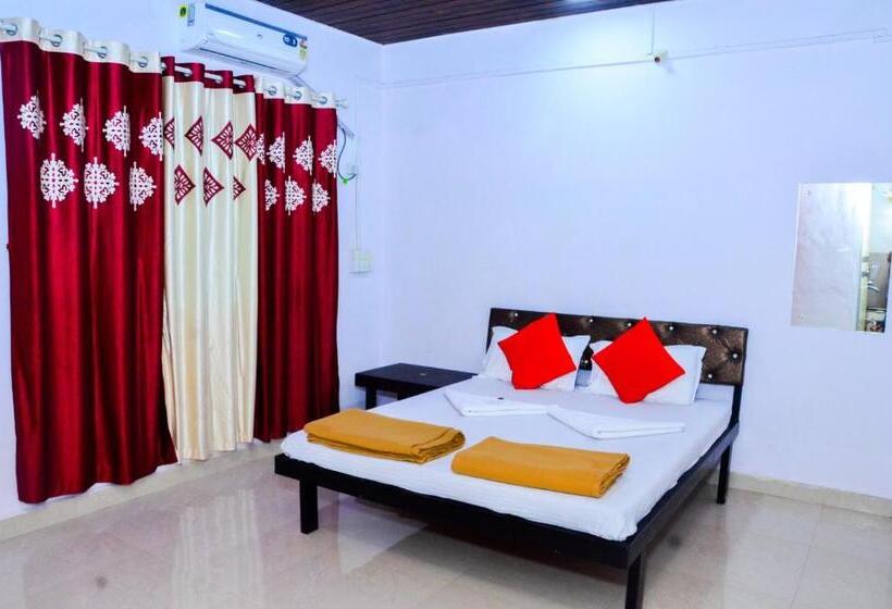 ホテル Tridev Coastal Villa Alibag