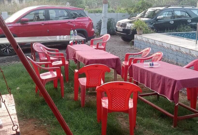 ホテル Tridev Coastal Villa Alibag