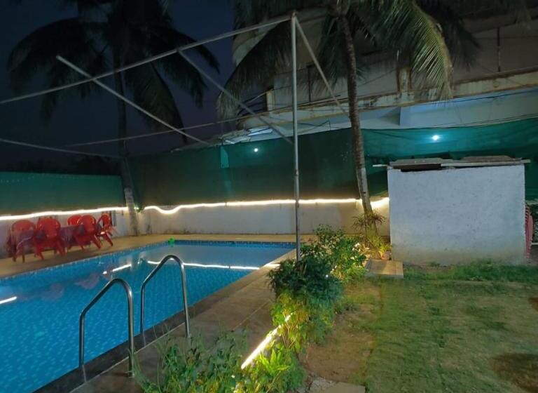 ホテル Tridev Coastal Villa Alibag