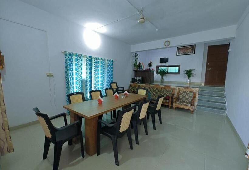 ホテル Tridev Coastal Villa Alibag