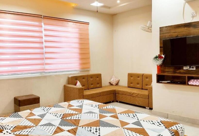 Motel Desire Suites Studio Luxurys Lpu Law Gate Special For Families, Students, Couples, Cor