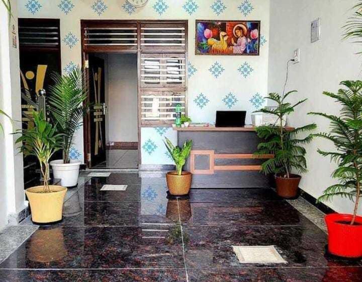 Oyo E Hotel Ansal