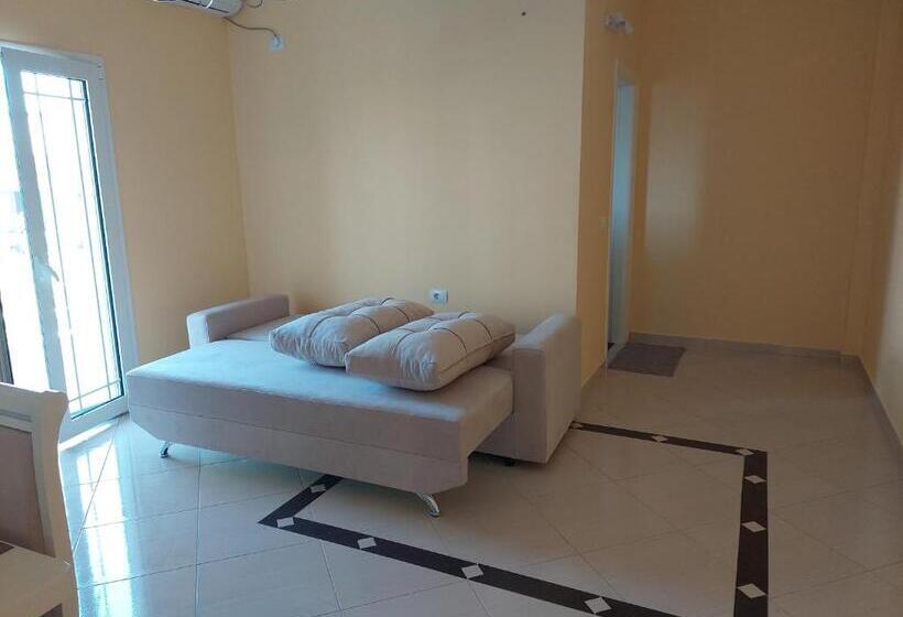 پانسیون Emi S Villa