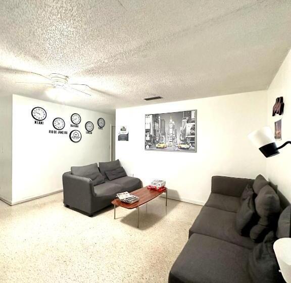 פנסיון Miami House 2