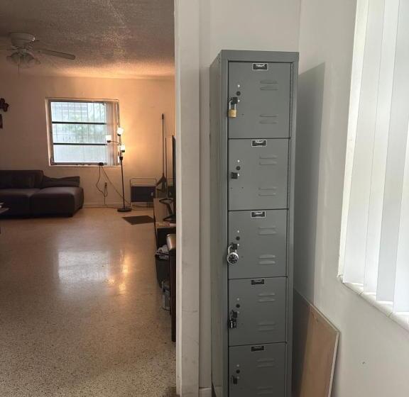 פנסיון Miami House 2