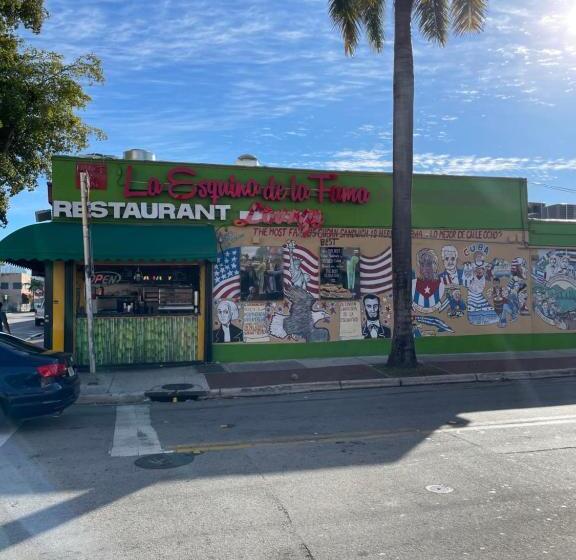 פנסיון Miami House 2