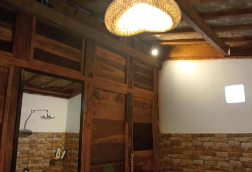 리조트 Melasti Mountain Villa, Amed Bali   Agung Room 3