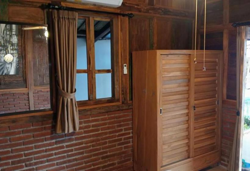 리조트 Melasti Mountain Villa, Amed Bali   Agung Room 3