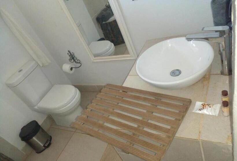 مبيت وإفطار Hlulala Guest House
