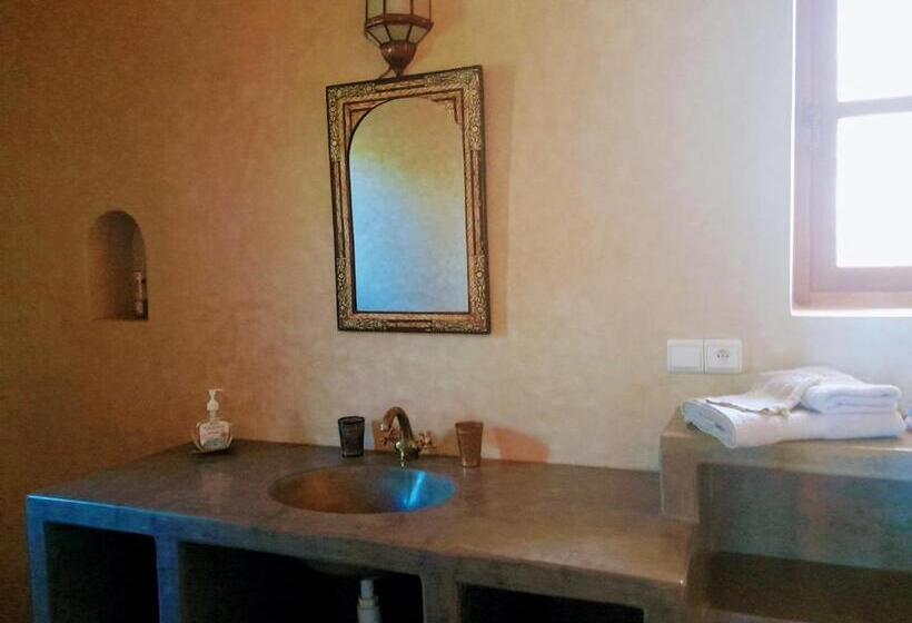 تختخواب و صبحانه Riad Mamy Wababi