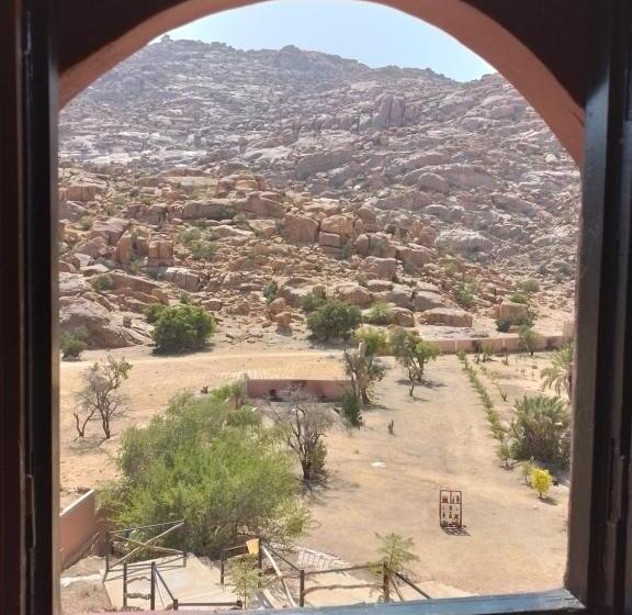 مبيت وإفطار Tagtout