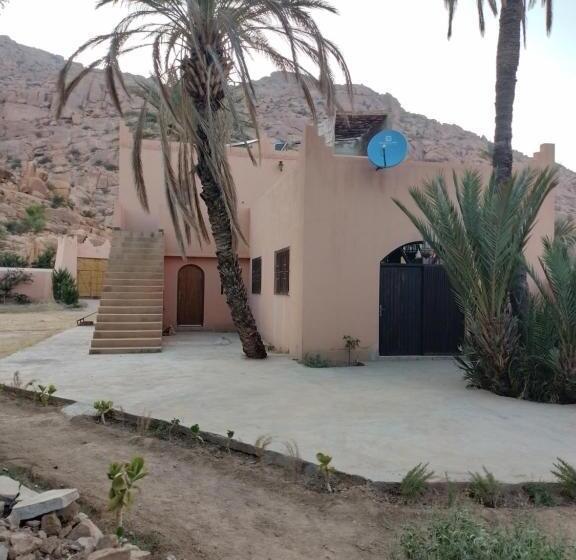 مبيت وإفطار Tagtout